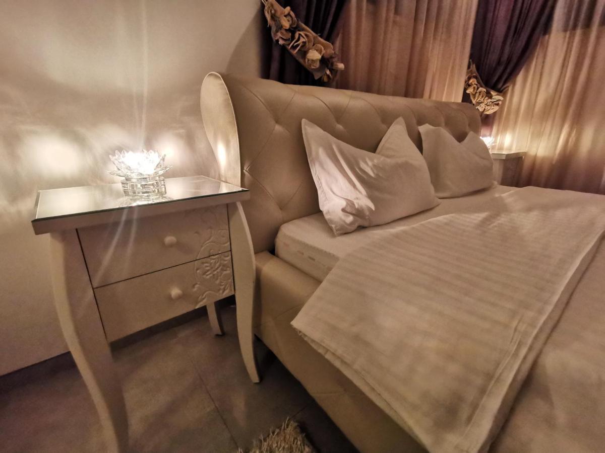 Kubiq Residence Giarmata Bagian luar foto