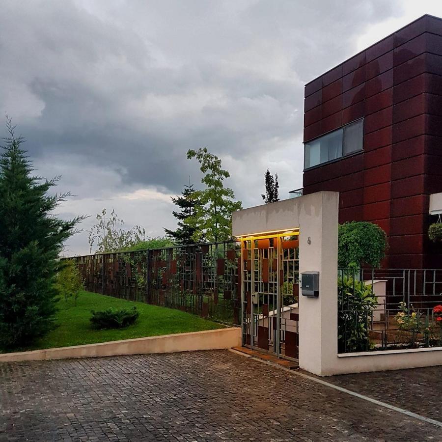 Kubiq Residence Giarmata Bagian luar foto