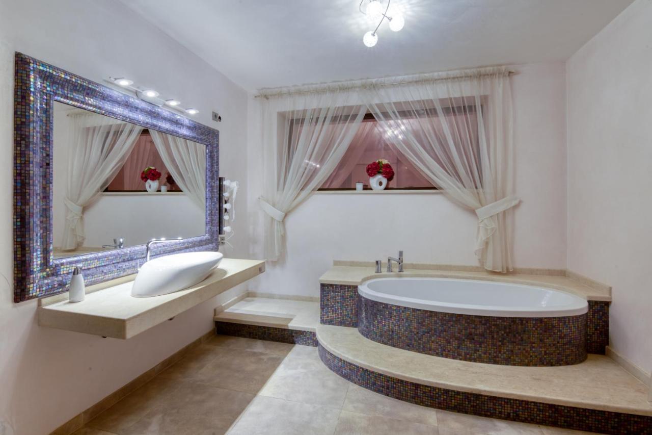 Kubiq Residence Giarmata Bagian luar foto