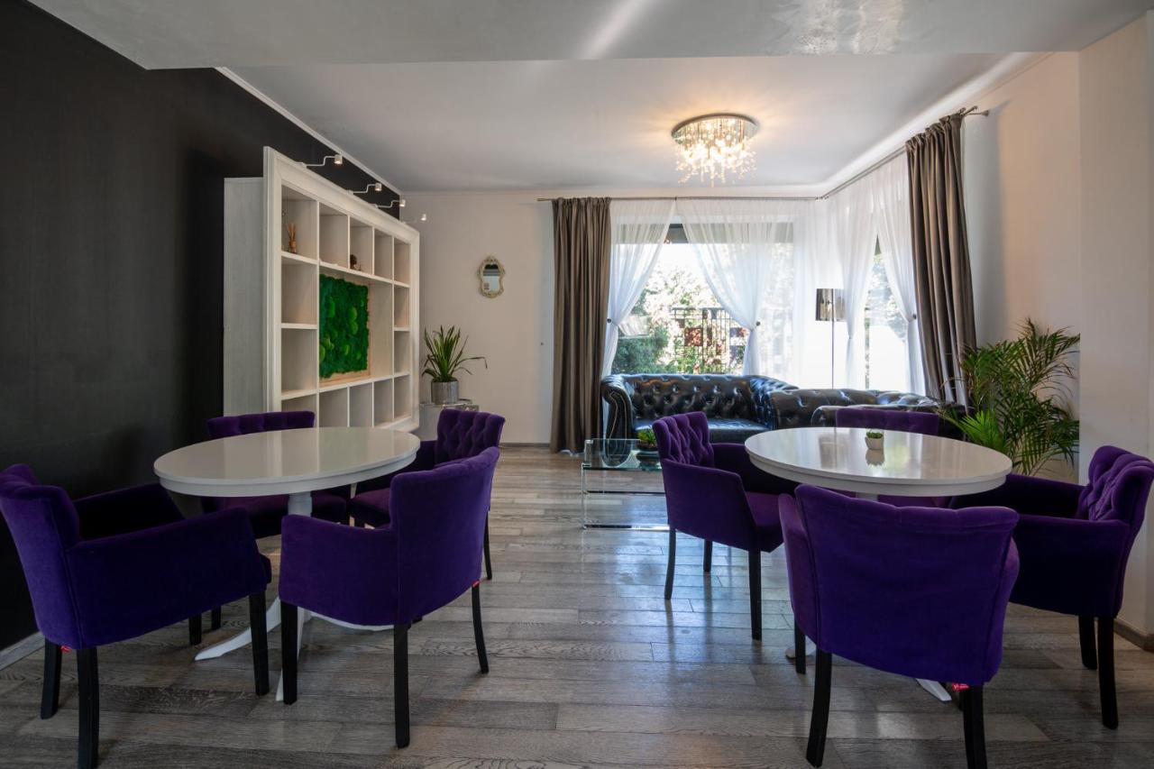 Kubiq Residence Giarmata Bagian luar foto