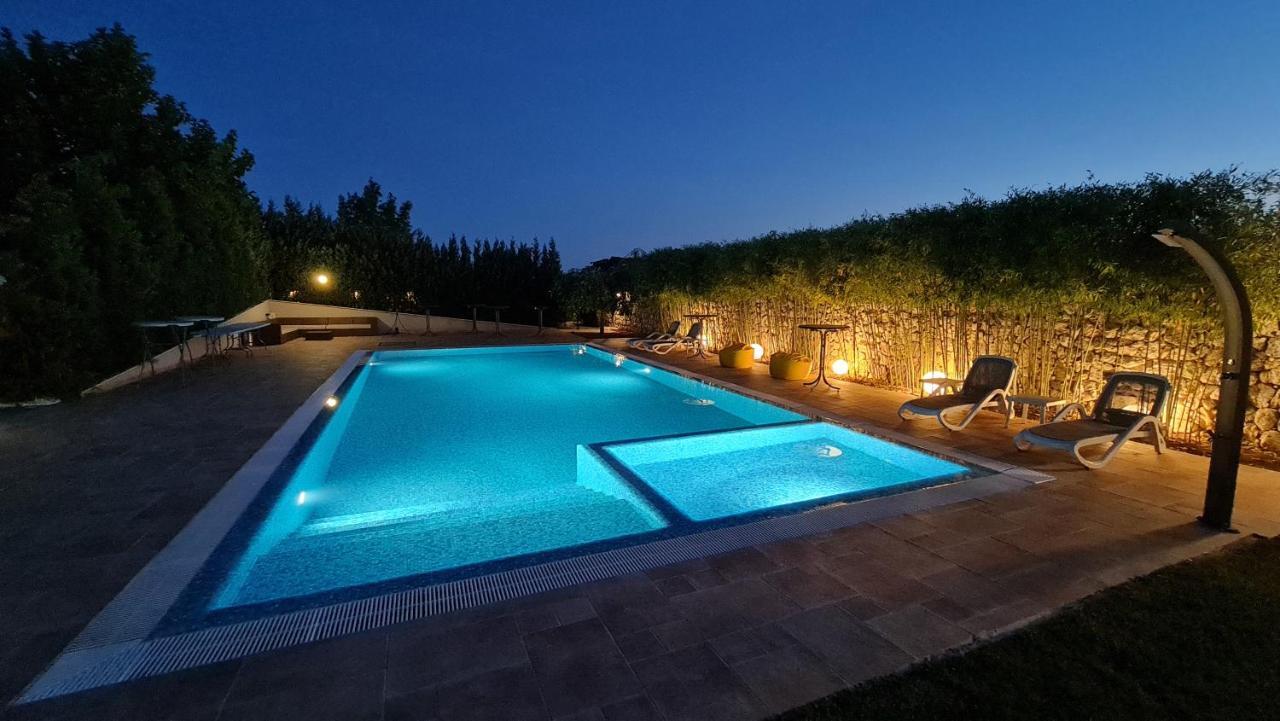 Kubiq Residence Giarmata Bagian luar foto